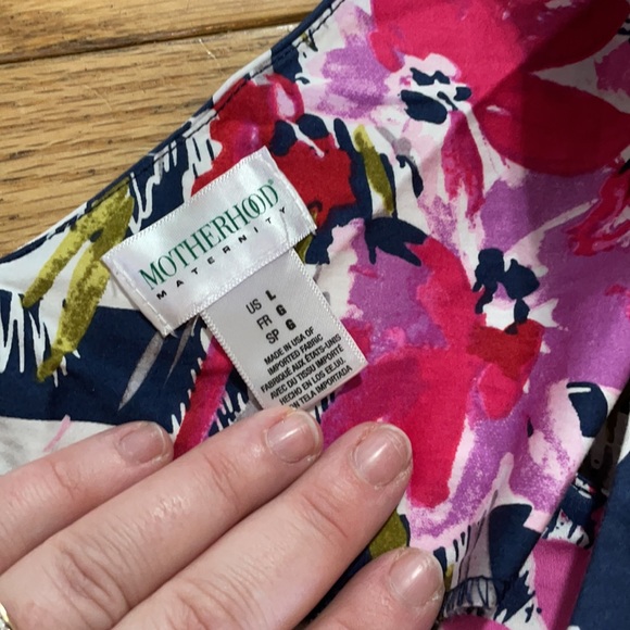 Cute Maternity dress - Picture 2 of 4